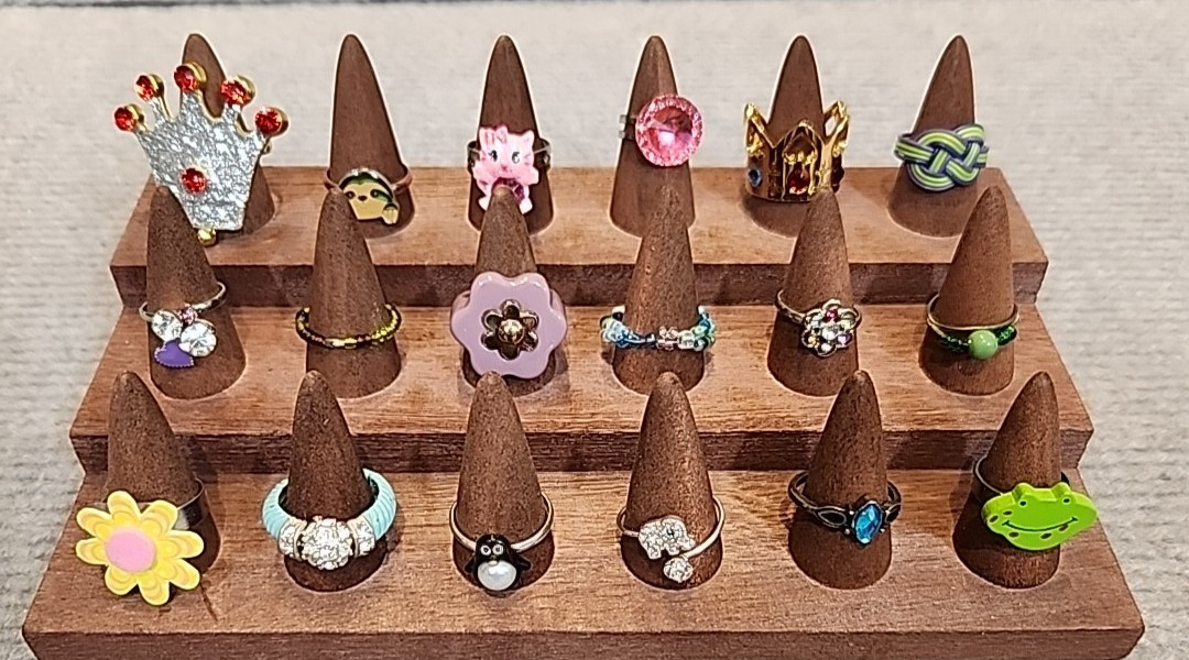 Jewelry 18 Rings Girls Collection Adjusts Sized Stretch Lot #111 See Description