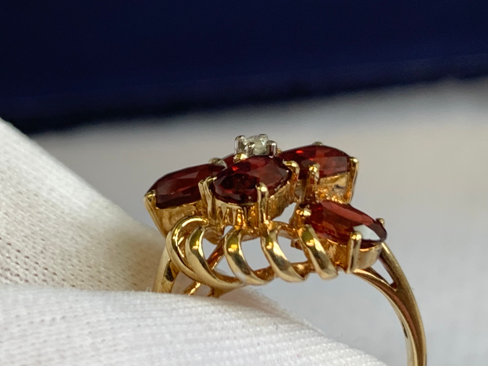 10K Yellow Gold Diamond Ring 3.24g Fine Jewelry Size 6.5 Band Garnet Color *READ