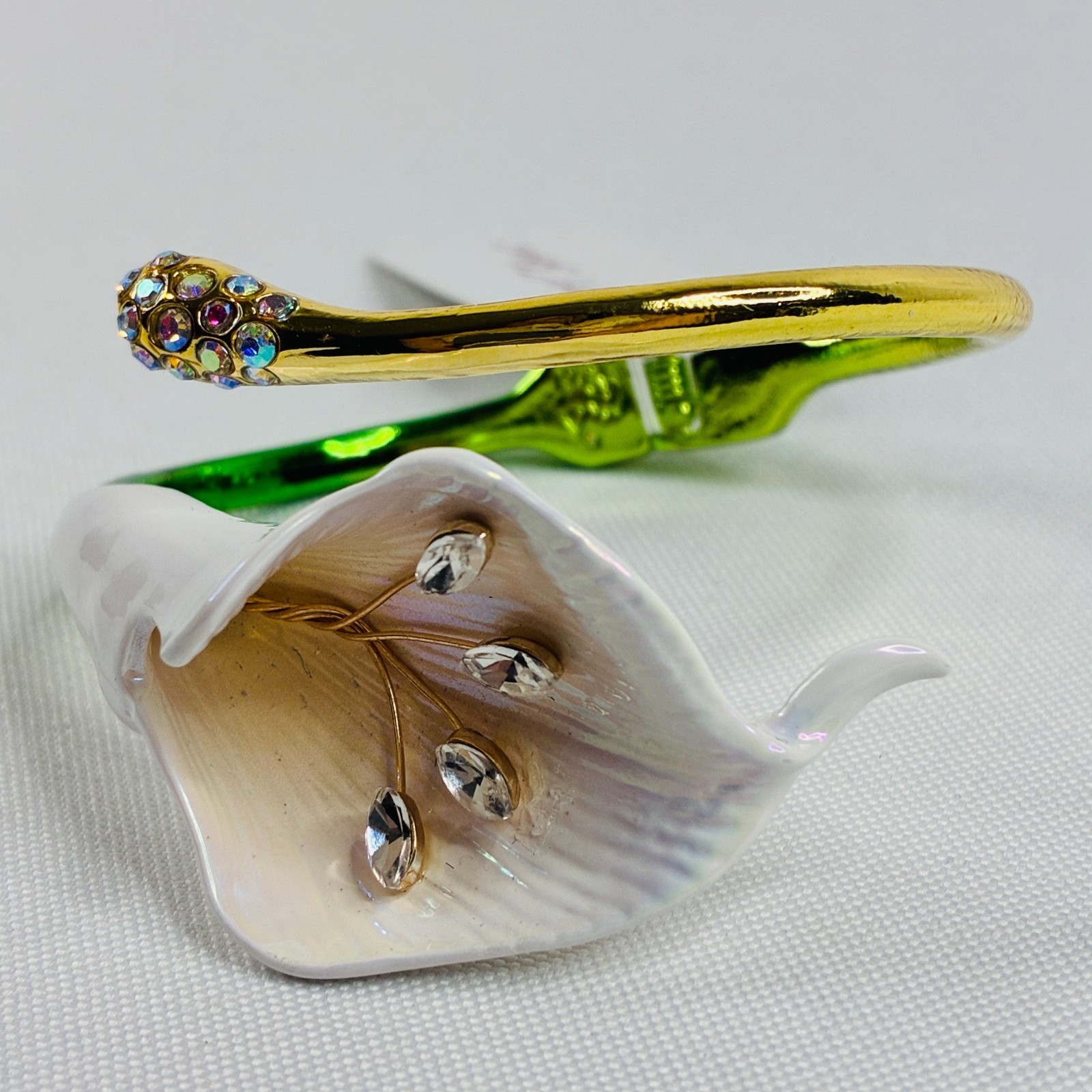 Betsey Johnson Calla Lily Bypass Bracelet Green Hinge Crystal Bangle Flower New