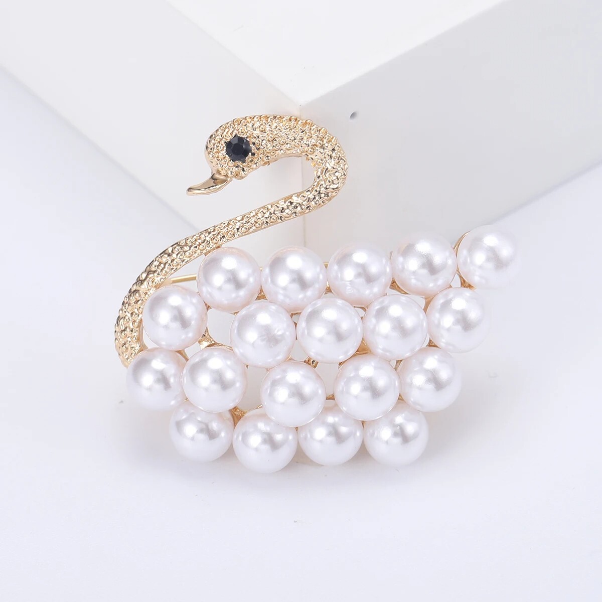 Pearl Swan Brooches for Women Men Rhinestone Animal Pins Friend Gifts Hot Sale