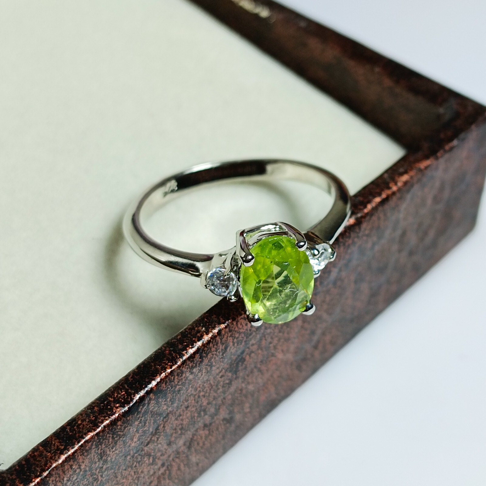 Natural Green Peridott Vintage Ring With 925 Sterling Silver ALL SIZE AVAILABLE