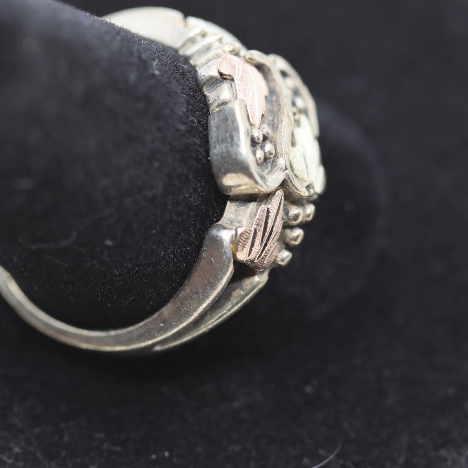 Black Hills Gold Sterling Silver 12K Rose Green Leaf Ring Size 7.5 Tri-Color