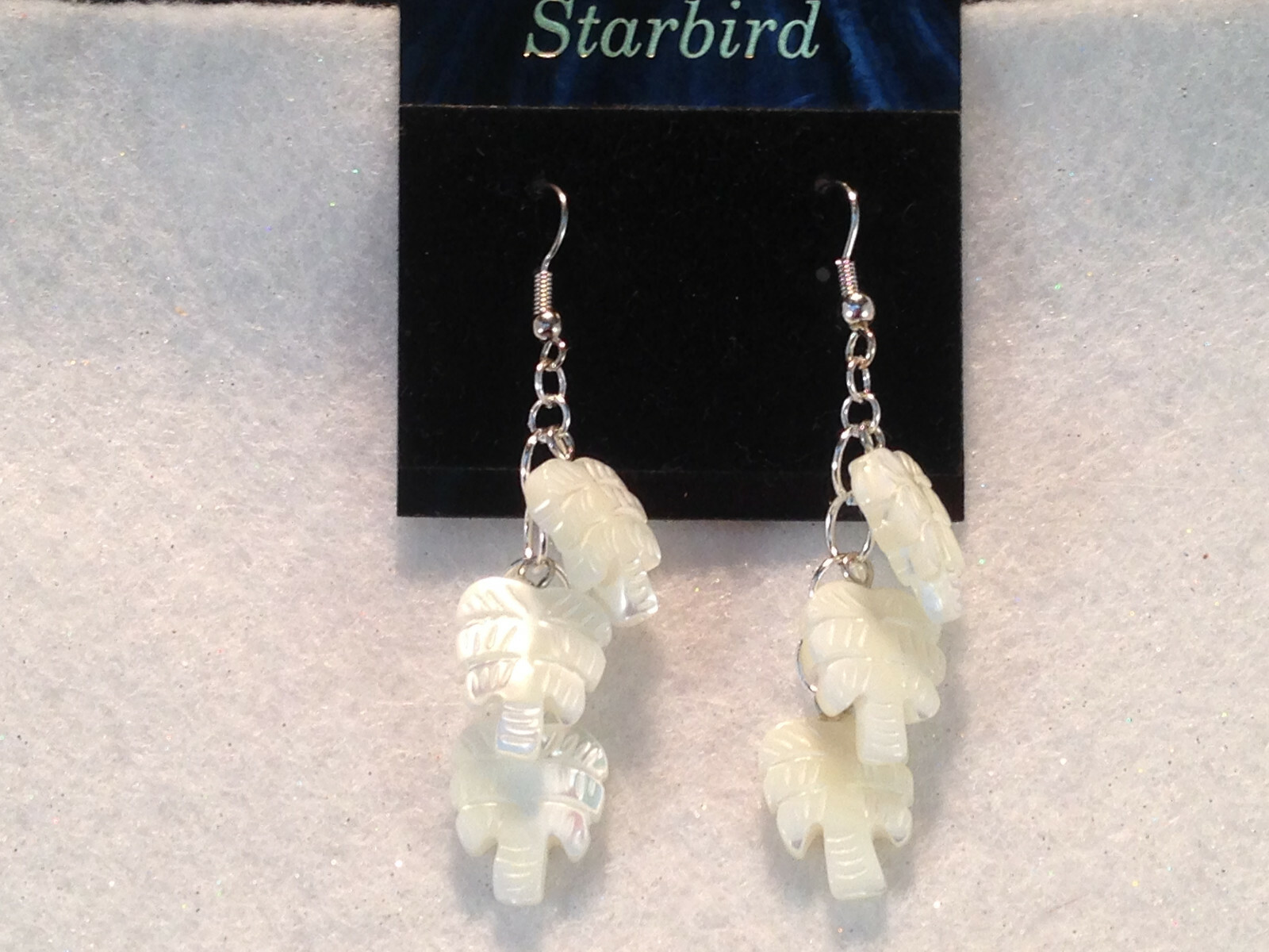 WHITE MOTHER OF PEARL CARVED PALM TREE DANGLE EARRINGS 80’s VINTAGE