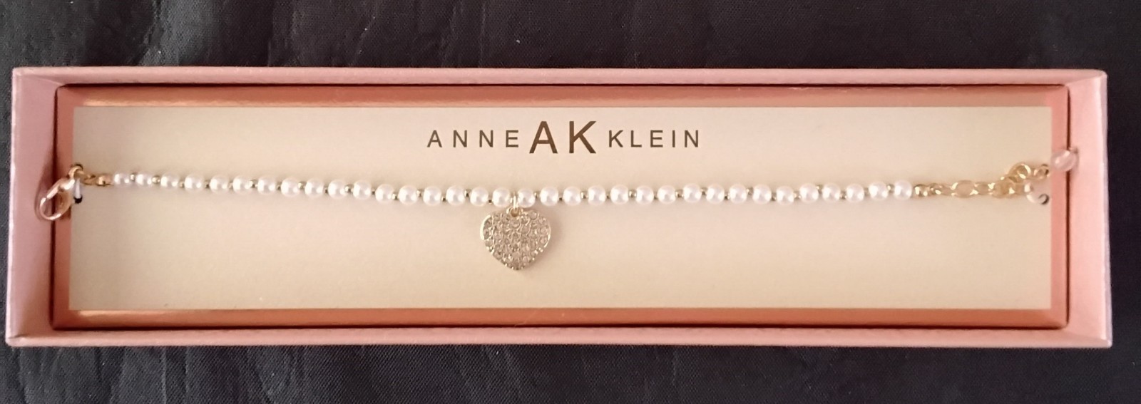 Anne Klein White Faux Pearl Beaded Bracelet Gold Tone Heart Dangle Charm