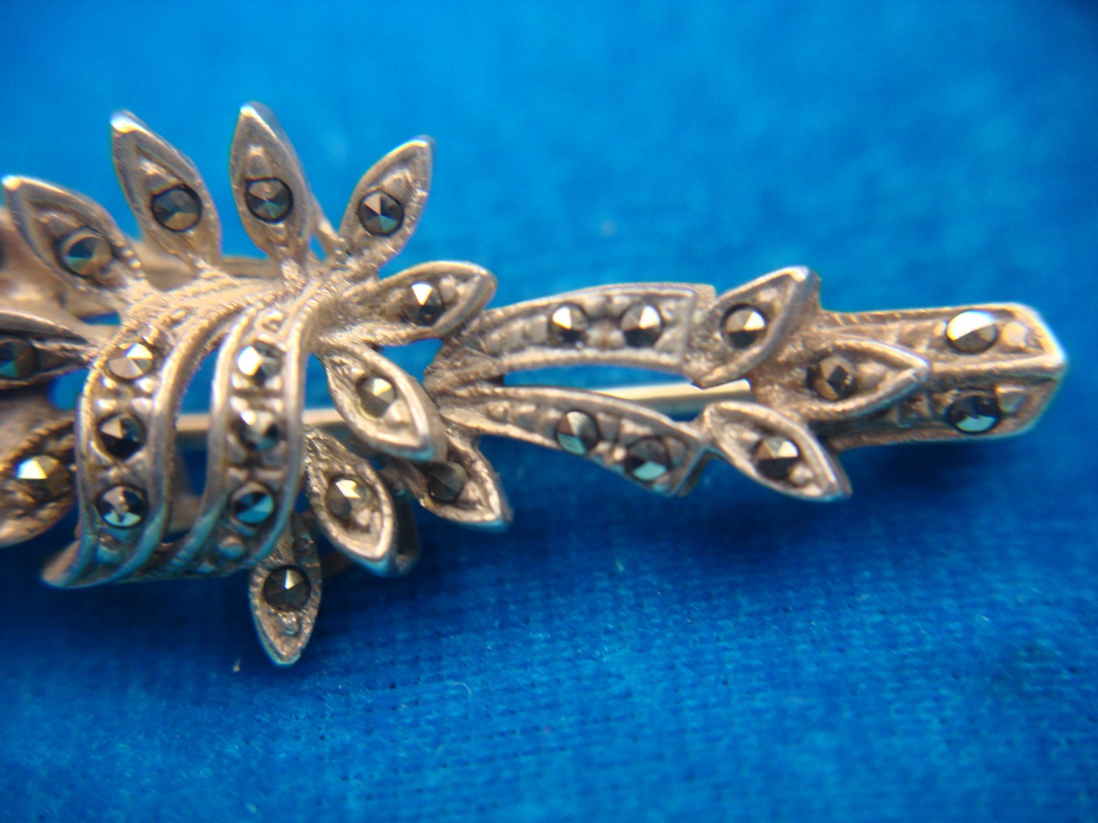 VINTAGE STERLING SILVER FANCY BAR PIN WITH MARCASITES