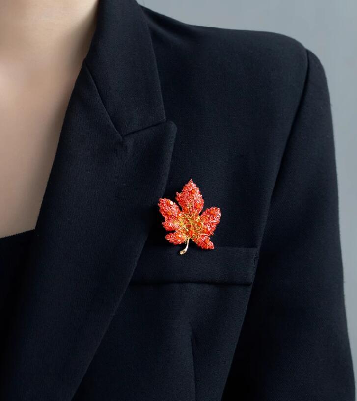1/2/3/4xVintage Maple Leaf Crystal Corsage Brooch Pin Badge Lapel Women Jewelry