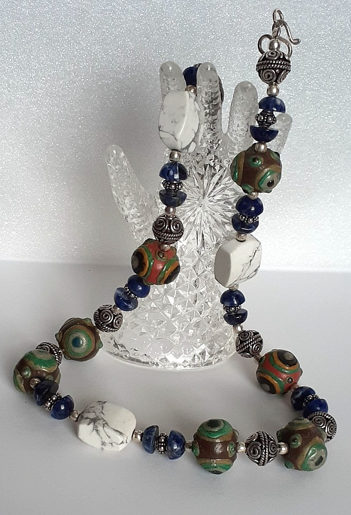 20″ Single Strand Necklace Venetian Glass beads, White Stone & Lapis Lazuli