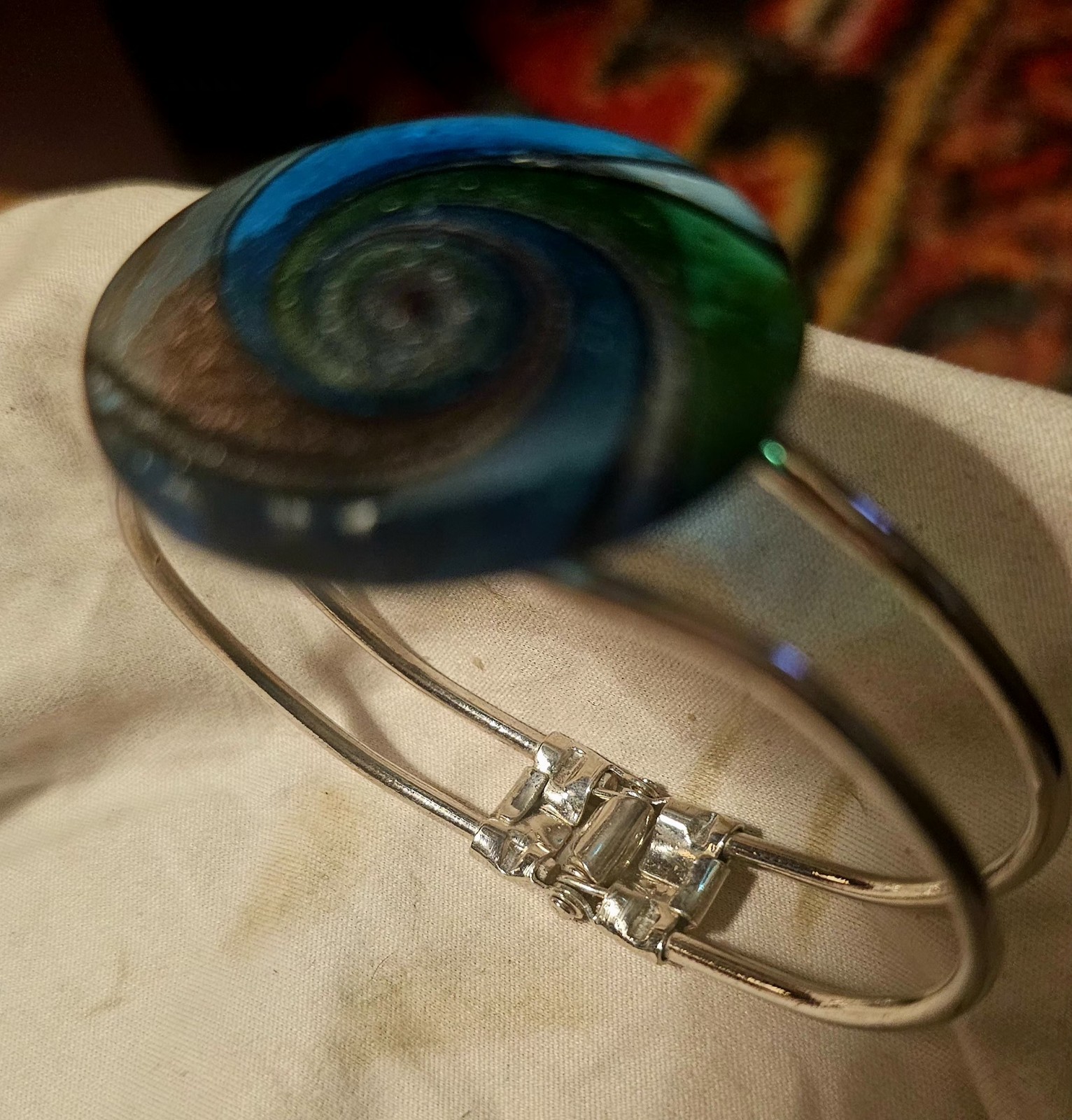 Silver Tone Hinged Bangle Cuff Bracelet Oval Swirl Top Blue Green Art