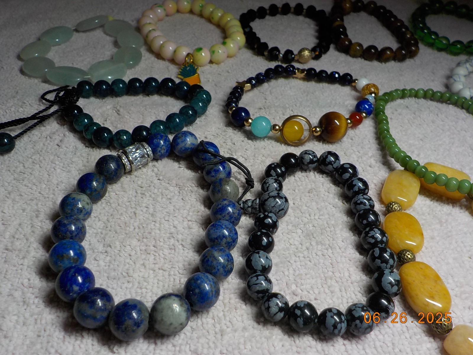 LOT OF 13 STRETCH BRACELETS/BANGLES GLASS/STONE/METAL/TIGERS EYE/LAPIZ 8.6 OZ