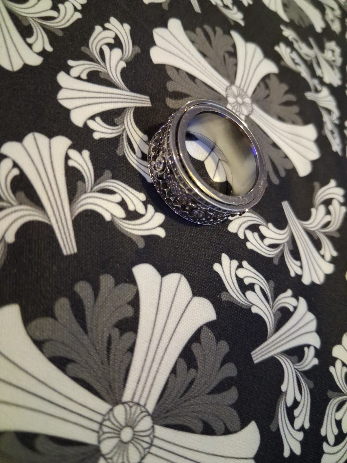 Spinning Ring (Size 9)