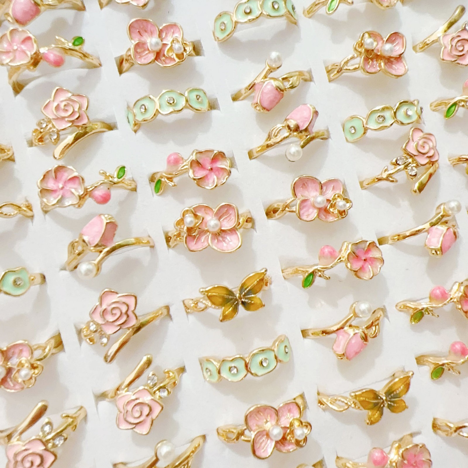 Wholesale 50Pcs Mixed Rings Dripping Rhinestone Flower Alloy Women Jewelry