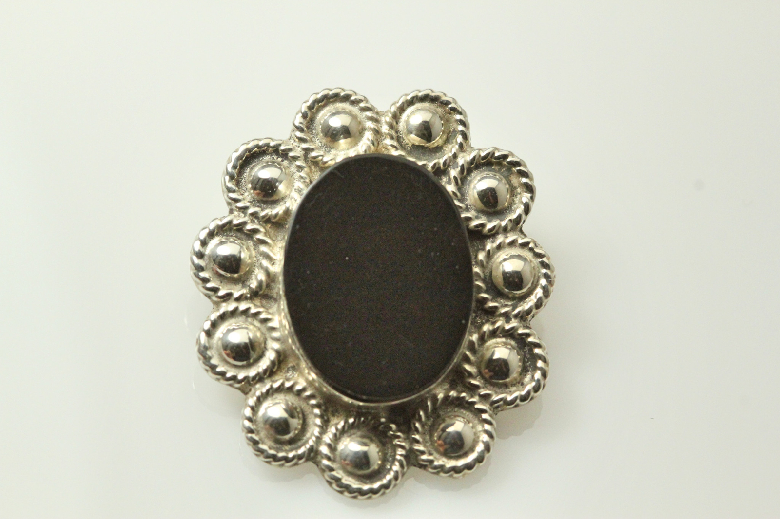 925 Sterling Silver Black Onyx Oval Vintage Pendant Brooch 9.8 Grams (PEN5500)