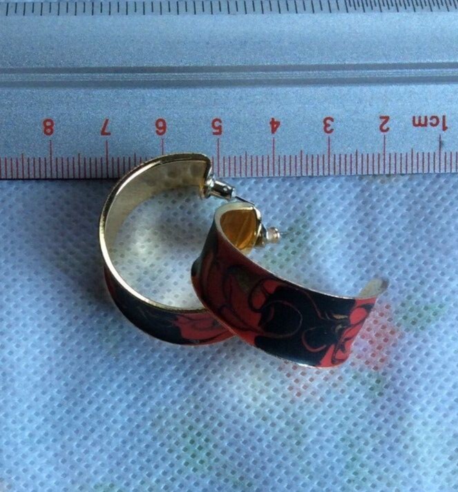 women fashion metal earrings