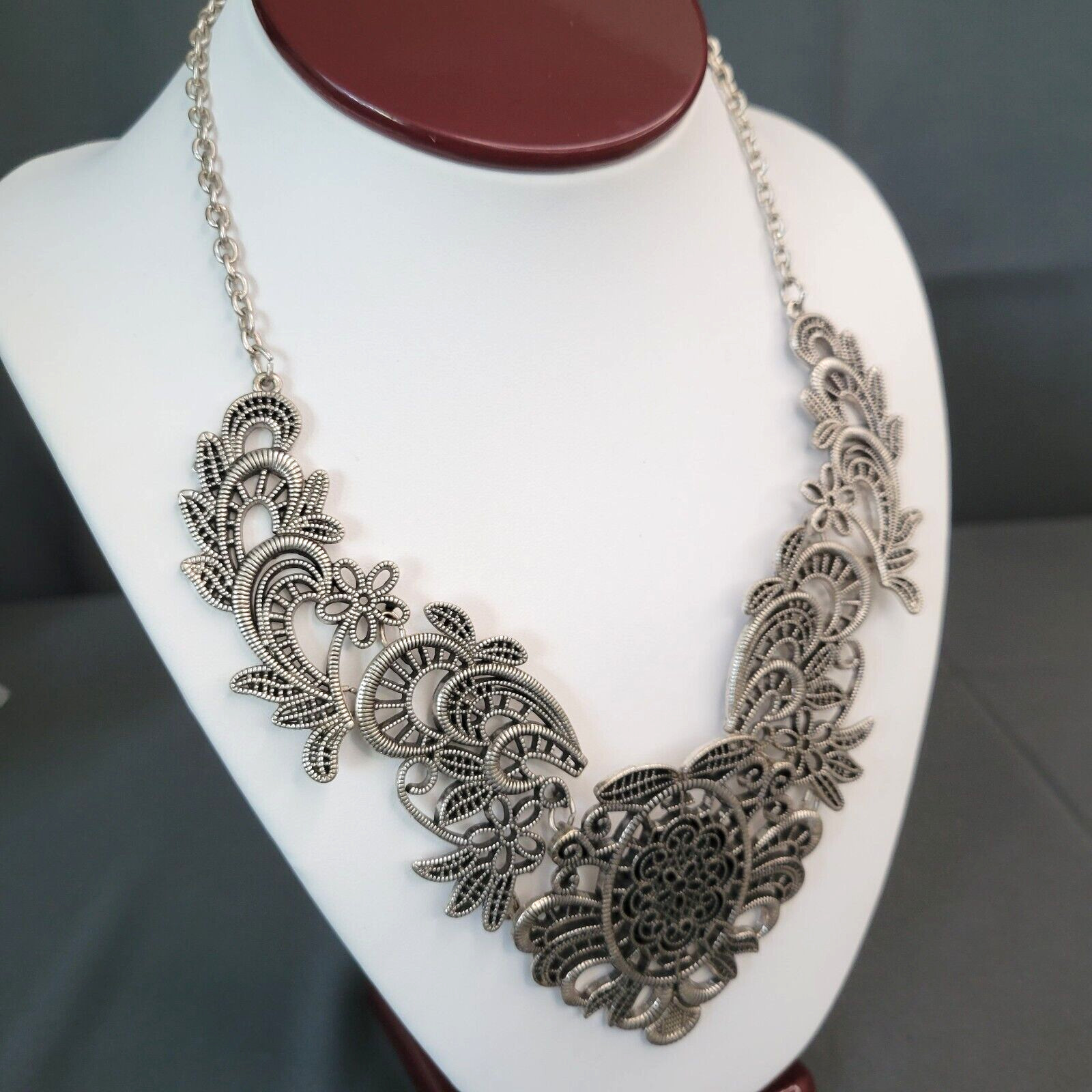 Women’s Statement Necklace Silver Tone Floral Bib Pendant Trace Chain Link 20″