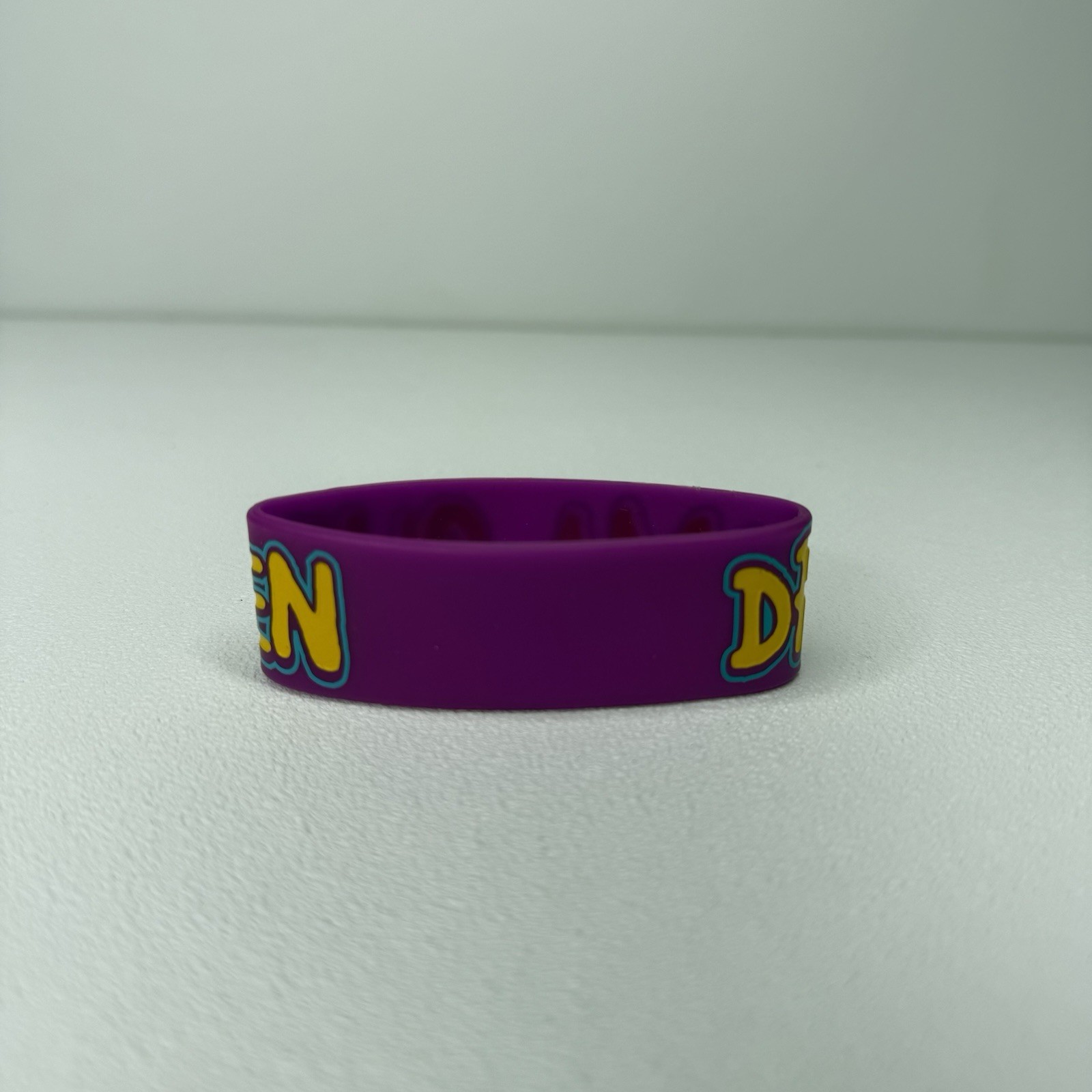 Radbandz DRAMA QUEEN Hot Topic Silicone Wristband Bracelet Purple Youth Size