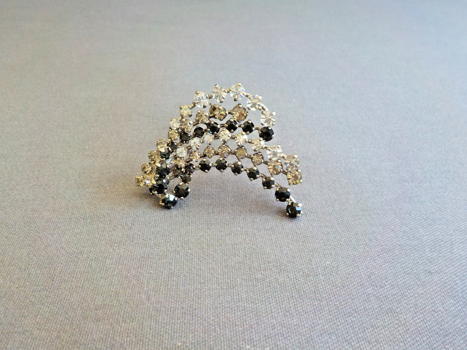 Spray Brooch Pin Rhinestone Silver Tone Metal Clear Black Smoky Grey Gray Prong