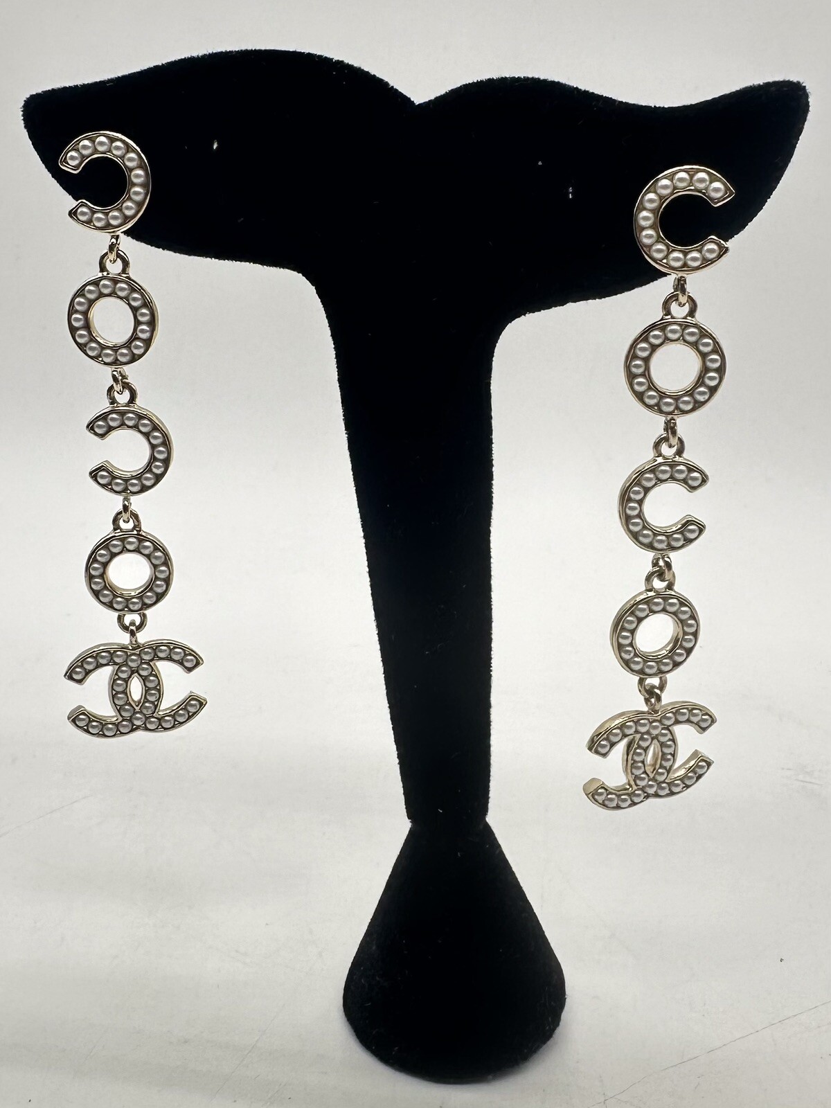 Chanel Coco “YG” 3″ Fashion Jewelry Stud Pearl Dangle Drop Earrings Preowned