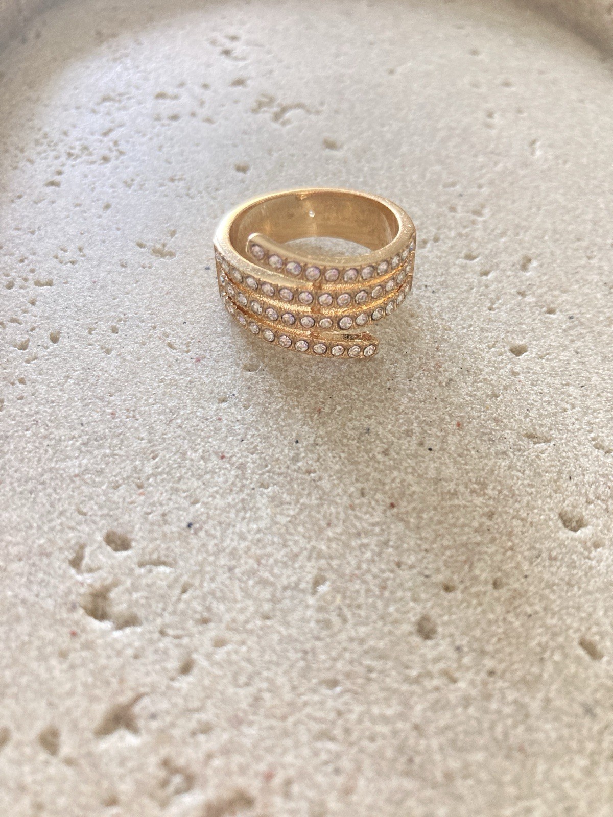 Vintage Gold Tone Rhinestone Wrap Ring Statement Bypass Cocktail Ring Romantic
