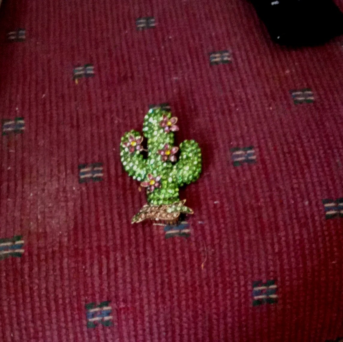 Gold Tone Green Rhinestone Cactus Brooch Pin with Pink Flowers, 2-1/2″ X 1-3/4″9