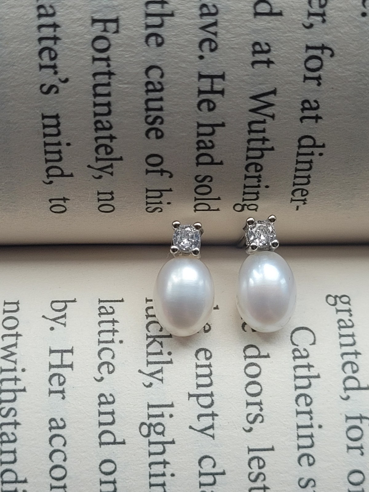 Princess Catherine Royal Replica Queen Elizabeth II Silver Jubilee Earrings
