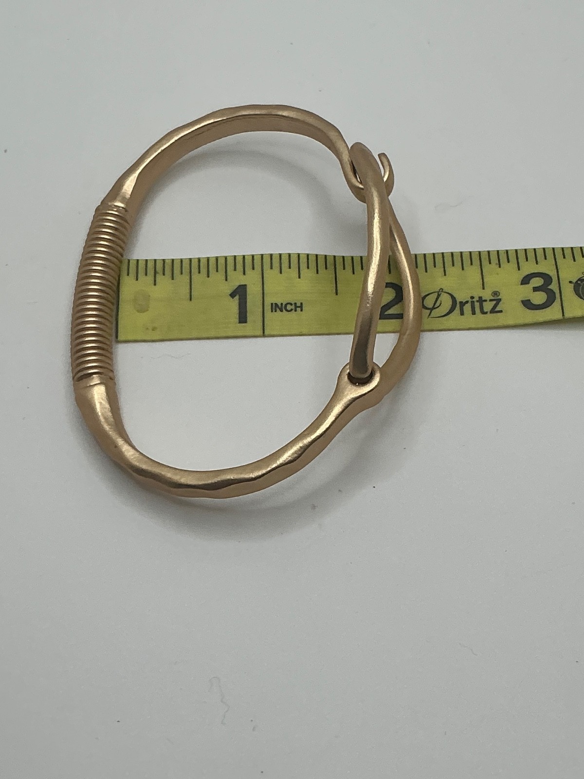 Gold-Tone Hammered Open Circle Latch Bracelet 30g