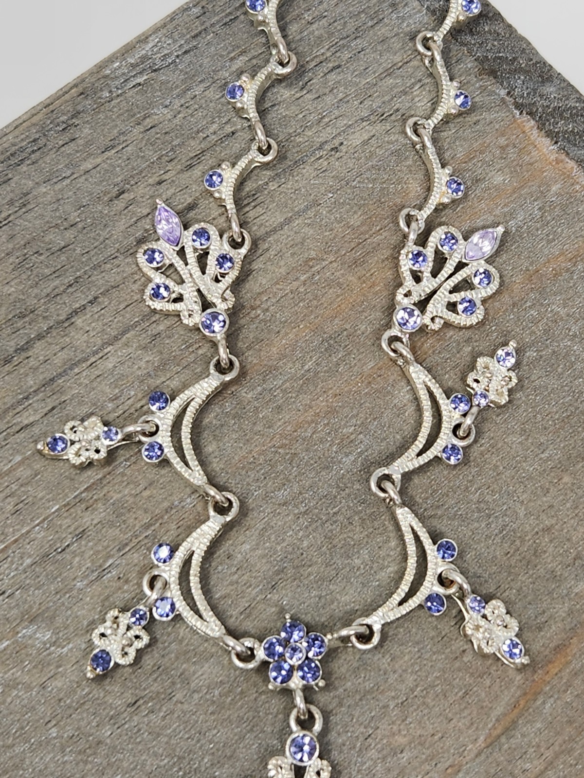 Purple Crystal Rhinestone Y-Drop Scalloped Necklace Silver Tone Fringe Dangle