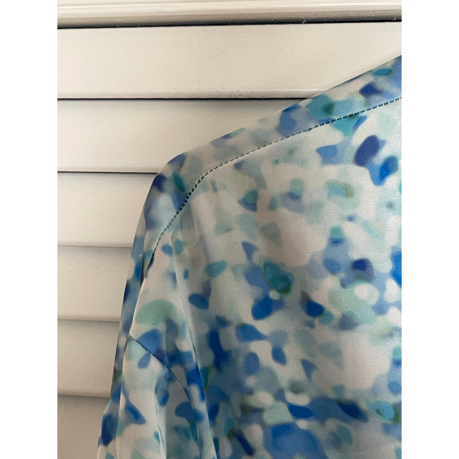 Zara Women Blue Geo Print top Size Small NWT