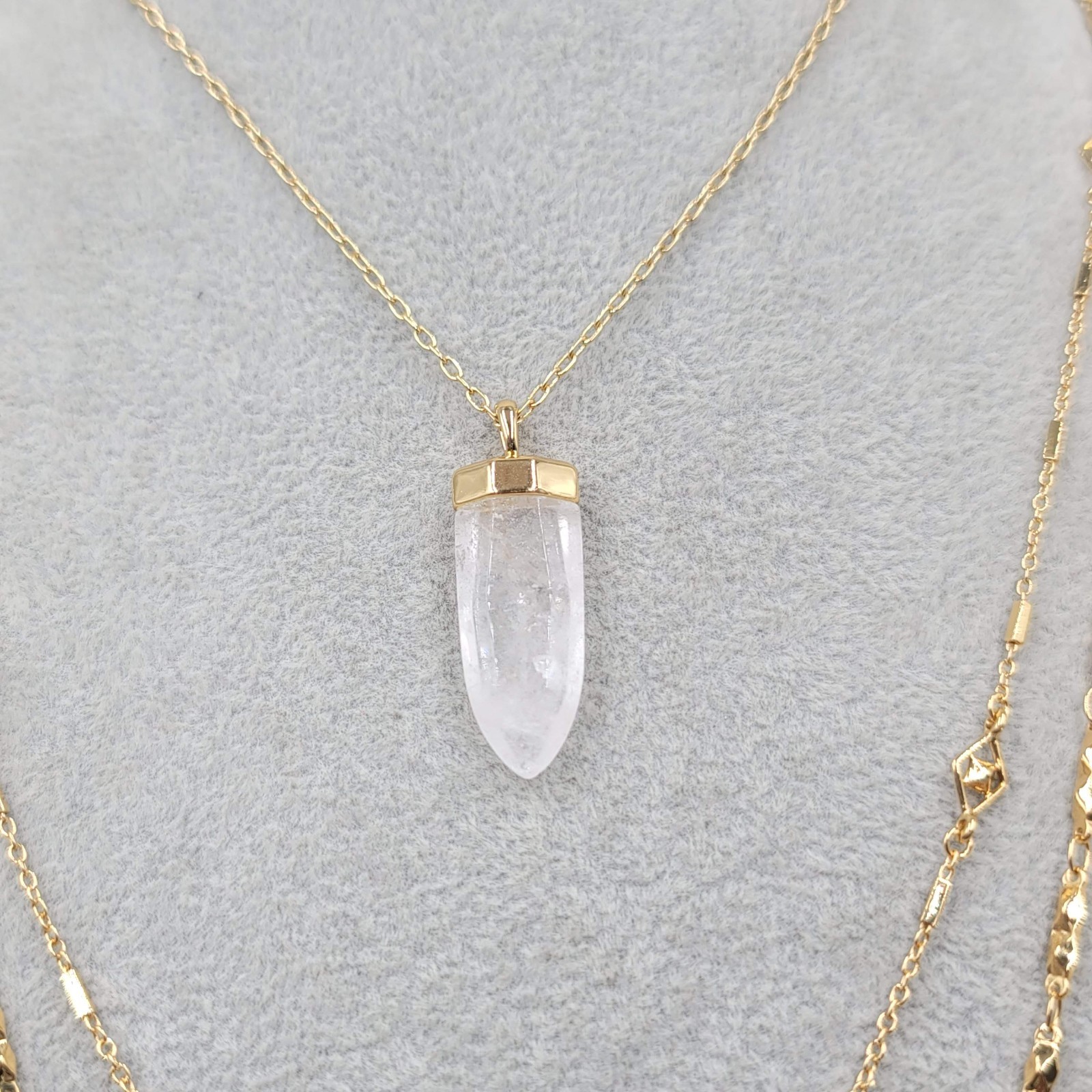 Stella & Dot Natural Quartz Pendant Necklace Gold tone Triple Chain Long