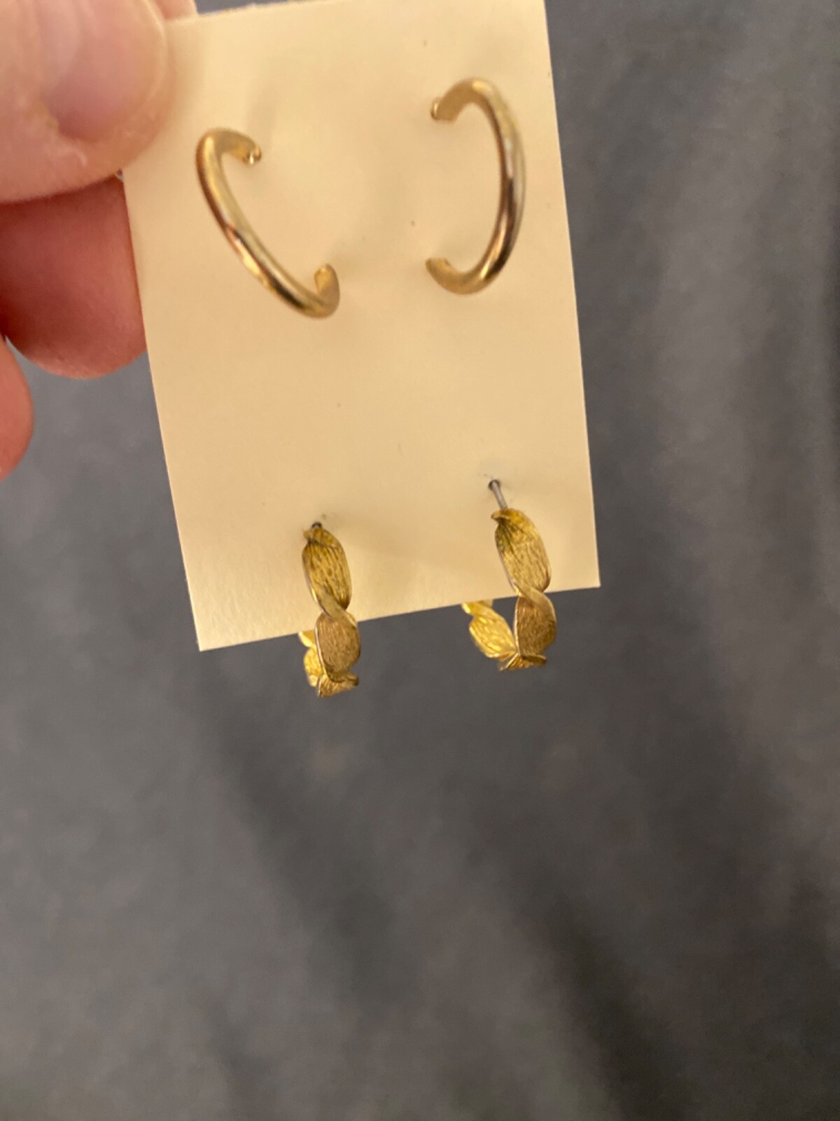 Lot Of 13 Sets Hoop Pierced Earrings Silver/Gold Tone Green Enamel C-Hoop ++