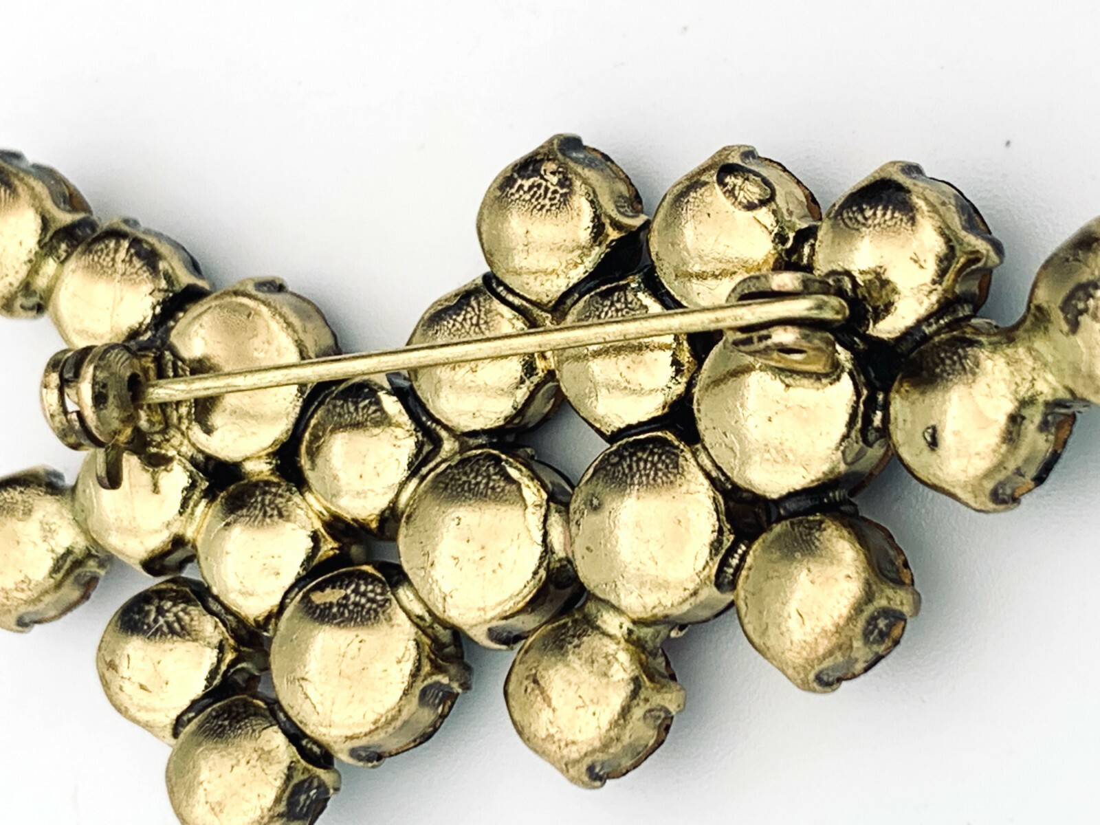 MADE IN AUSTRIA MULTI-COLOR CRYSTAL BROOCH | 10 GRAMS