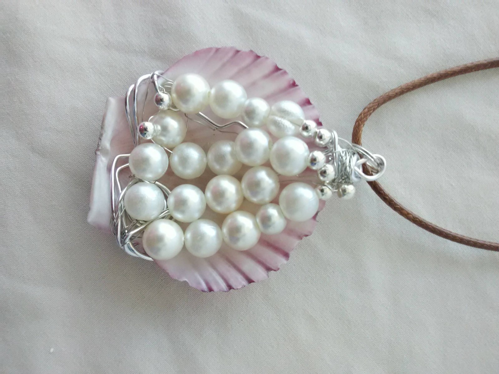 Boho Chic Real Seashell Pendant Necklace 20″ Women’s Jewelry US Seller Gift