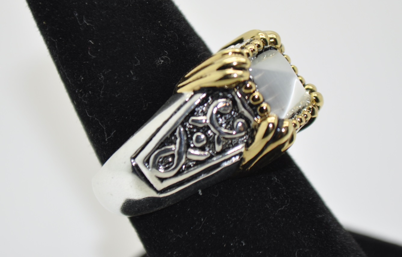 White cat eye stone High quality Two tone fashion Rhodium Plated ring Size 5