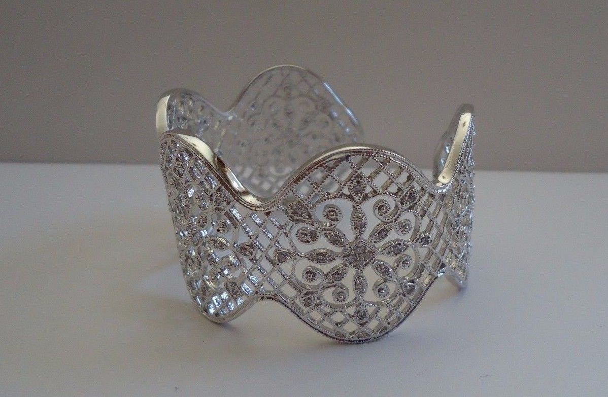 925 STERLING SILVER FLOWER FILIGREE OUTLINE BANGLE BRACELET W/ 2 CT ACCENTS
