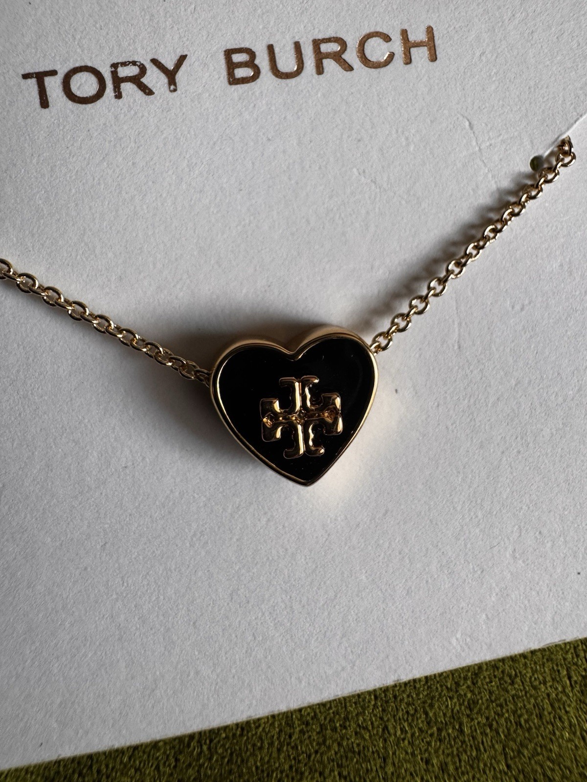 Tory Burch Kira Heart Pendant Gold tone Necklace 16-18” w/pouch Excellent GIFT