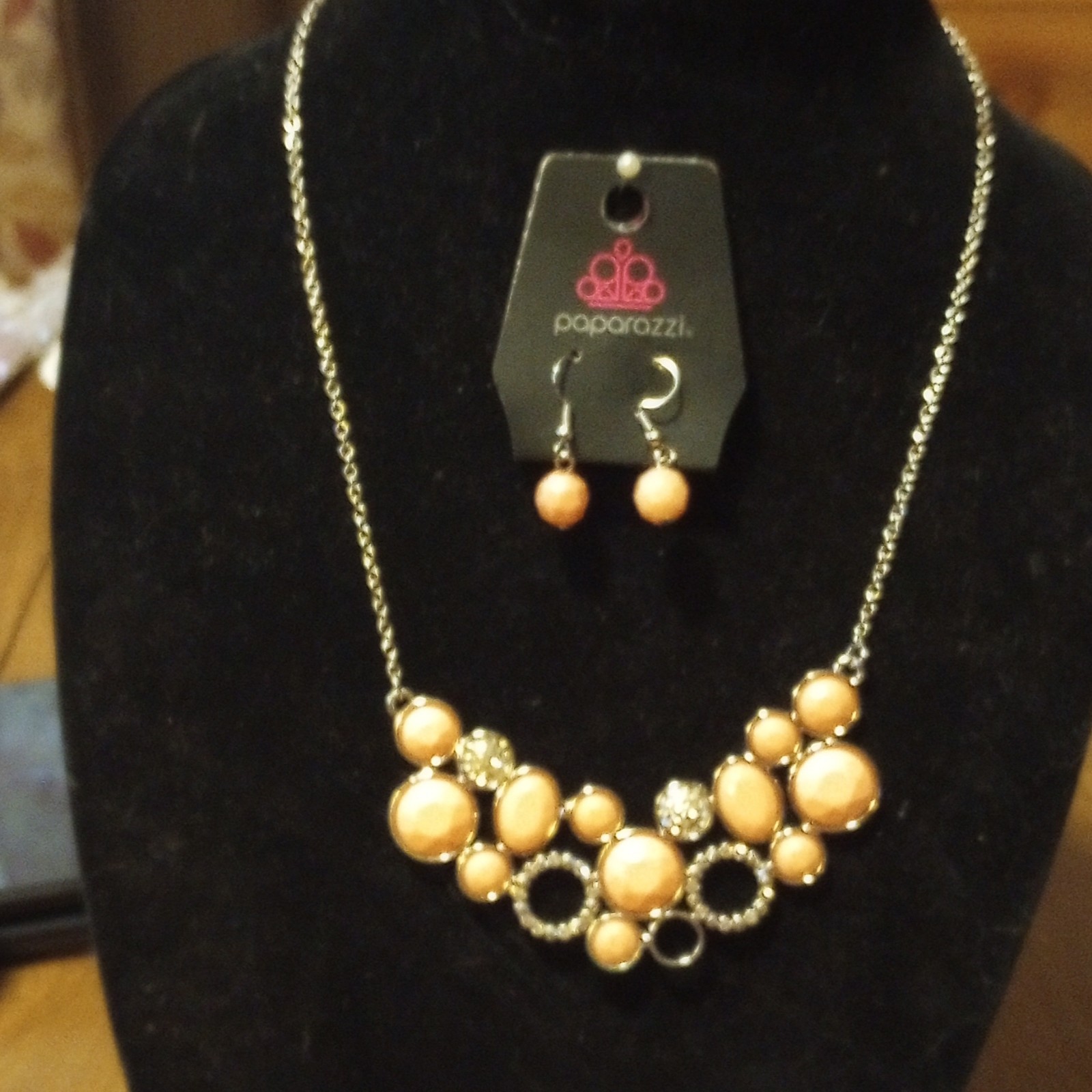 Peach Colored Round And Oval Shaped Stones Necklace With Matching Earrings…