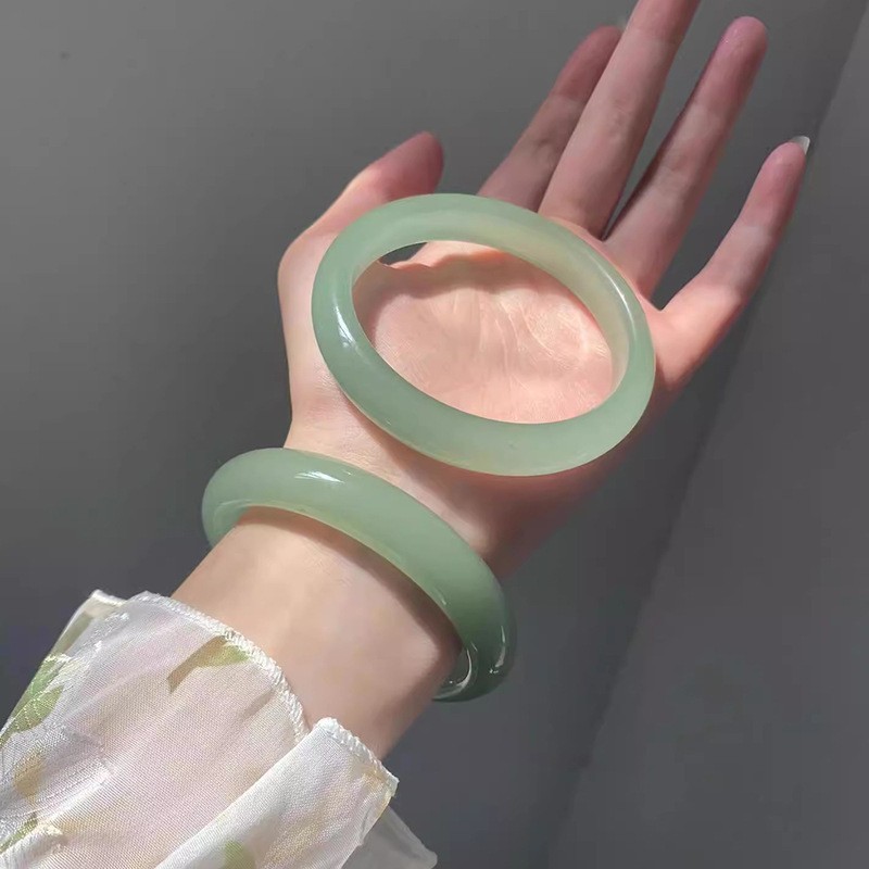 Dongling Jade Bracelet Clear Water Bracelet Lake Water Green Round Bar