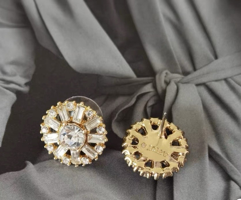 J crew Crystal Snowflake Stud Earrings Casual Formal Elegant DUTY INCL.