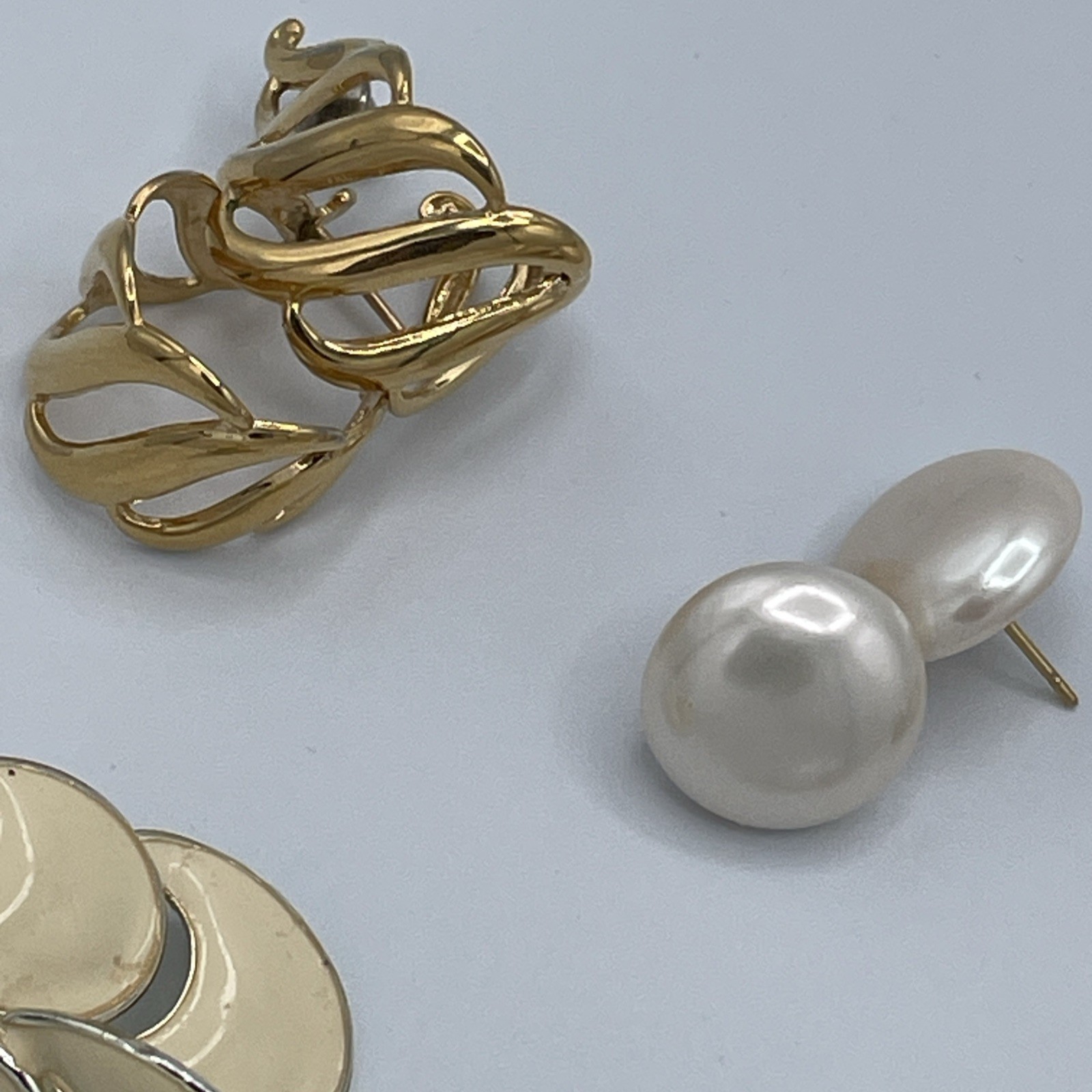 Mixed Costume Earrings Slot Appx 15 Pairs Of Gold And Silver Tone, Faux Pearls