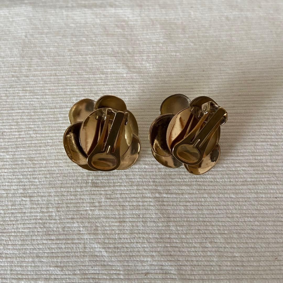 CHANEL Camellia Coco Mark Earrings White Gold Vintage Auth Beautiful 02P