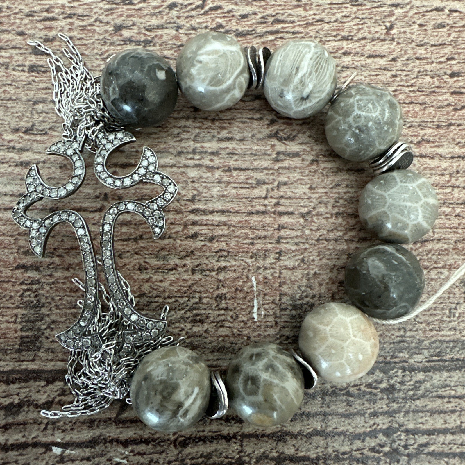 Nan Fusco Bracelet – Open Pavé Cross, 14 mm Fossil Coral