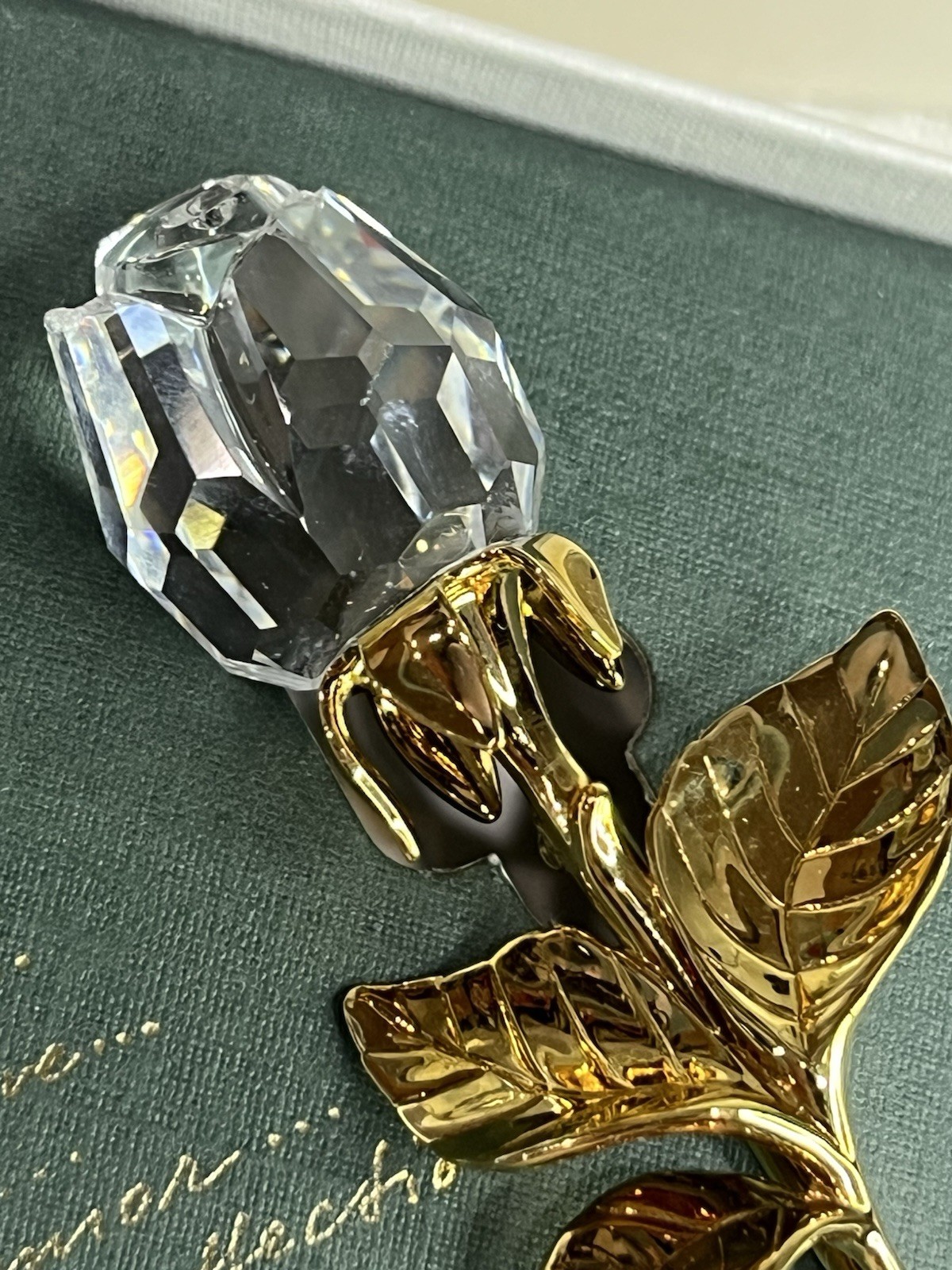 Swarovski Crystal Memories Rose Brooch Pin Gold Tone 3″ w/ Original Box-Gift