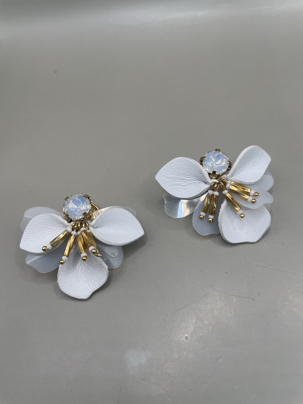 Kate Spade White Leather 12K Gold Plated Statement Post Earrings Retail $68