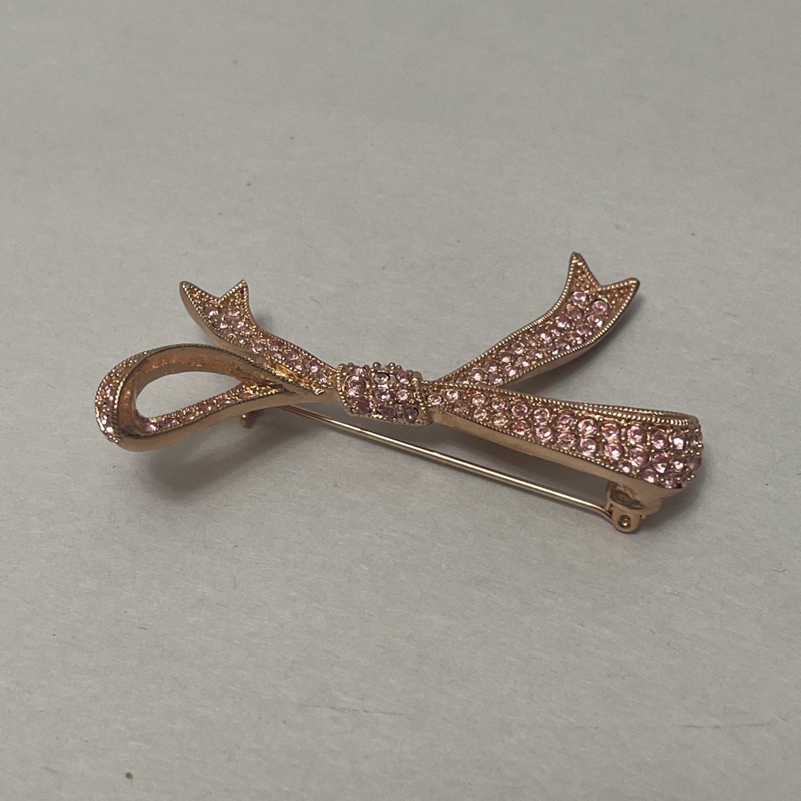 Kenneth Jay Lane KJL Pink Crystal Rhinestone Pavé Bow Brooch Pin