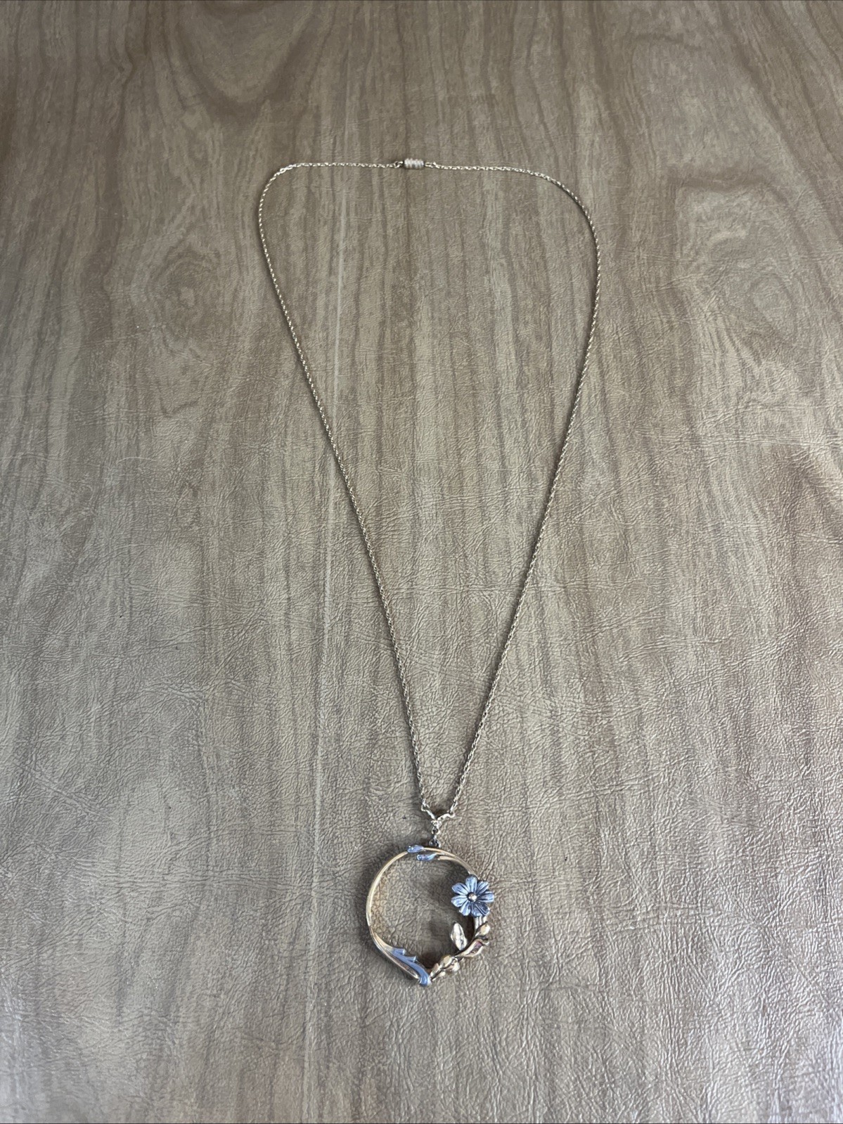 Gold Silver Tone Floral Dangle Open Circle Pendant Necklace 27” Chain