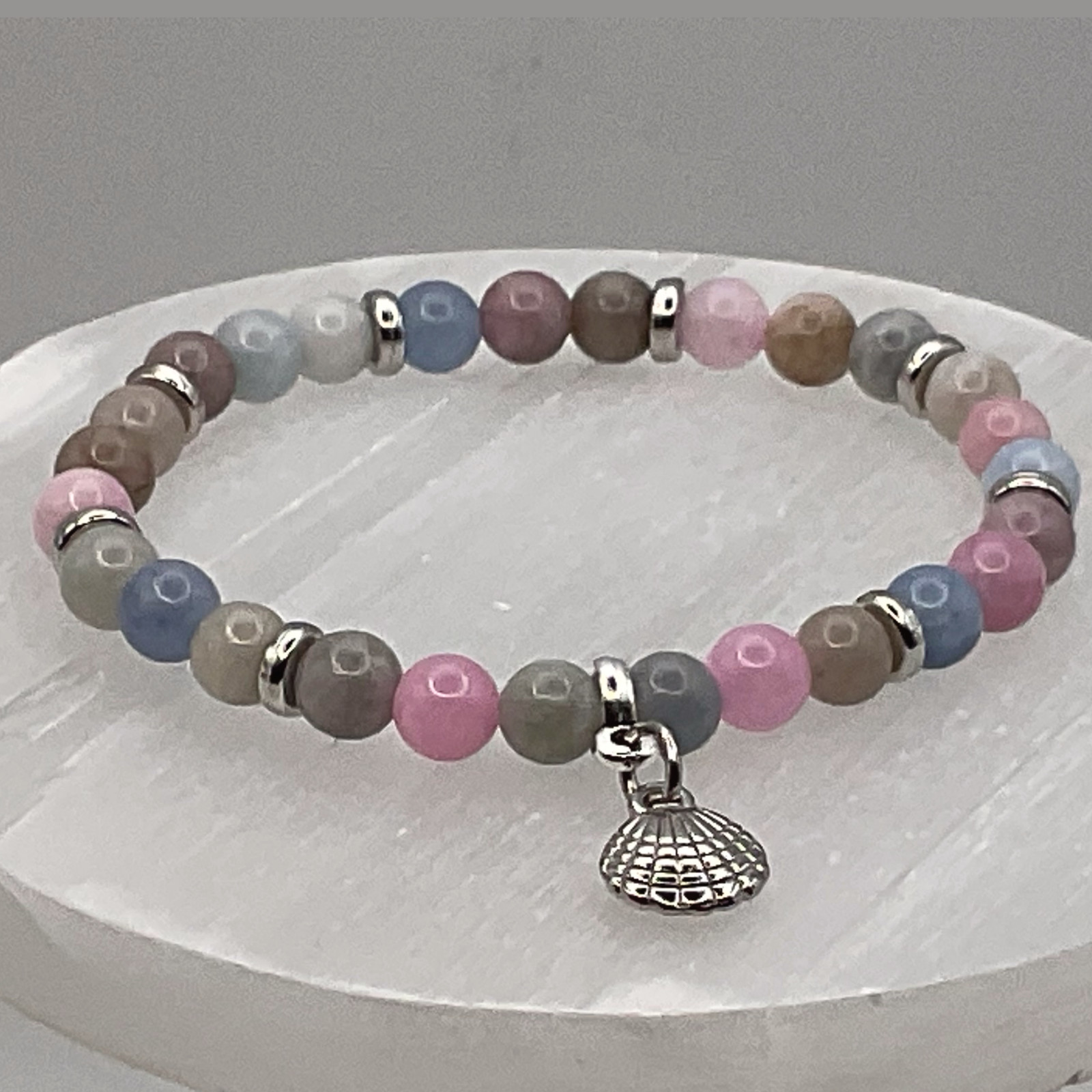 Handcrafted Unique Bracelet — 16 cm (6.3″) Blue Grey Pink Opal Shell Charm