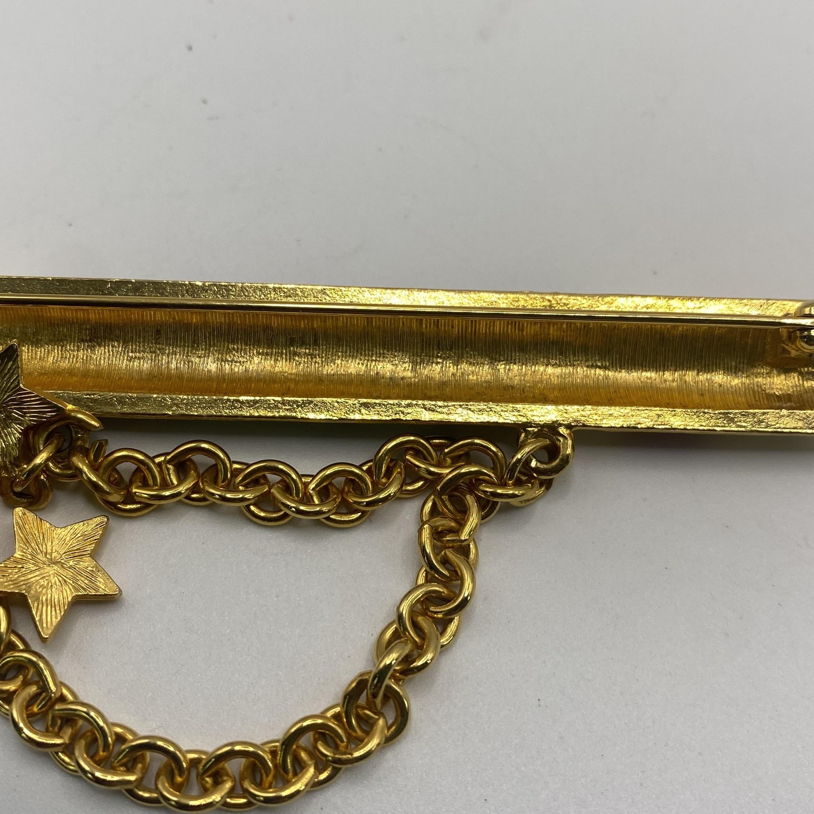 Gold Tone USA Flag Bar Brooch Pin Red White Blue Enamel Chain Stars Jewelry