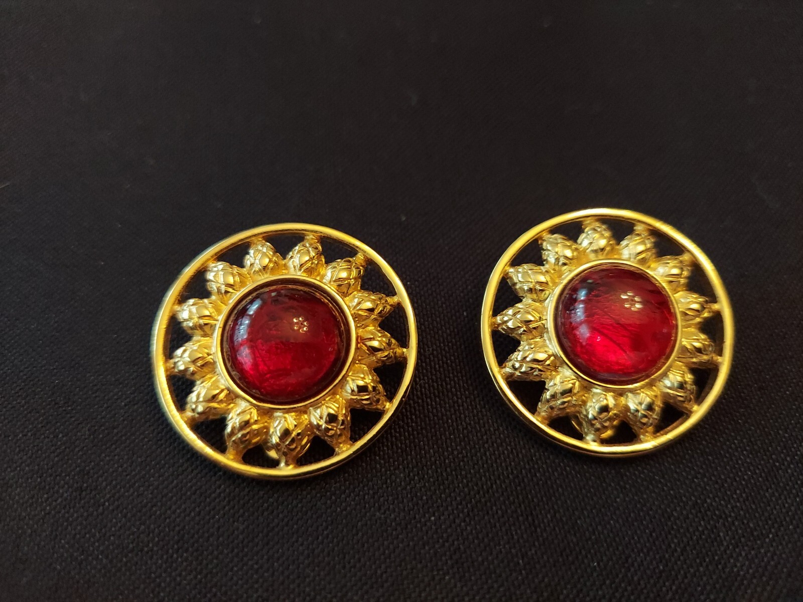 Fendi Red Ruby Glass Simulated Cabochon Sunflower Clip Earrings 1.25″ Dia EUC