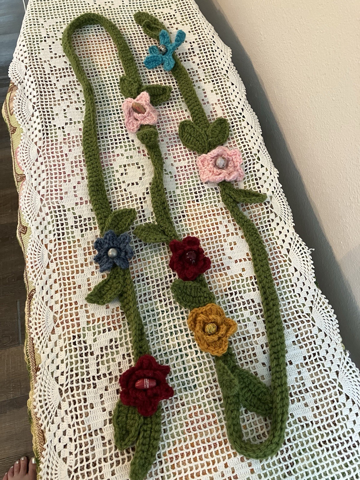 CROCHETED GREEN & MULTICOLORED FLOWERS W/ BEADS LARIAT BELT SCARF WRAP NECKLACE