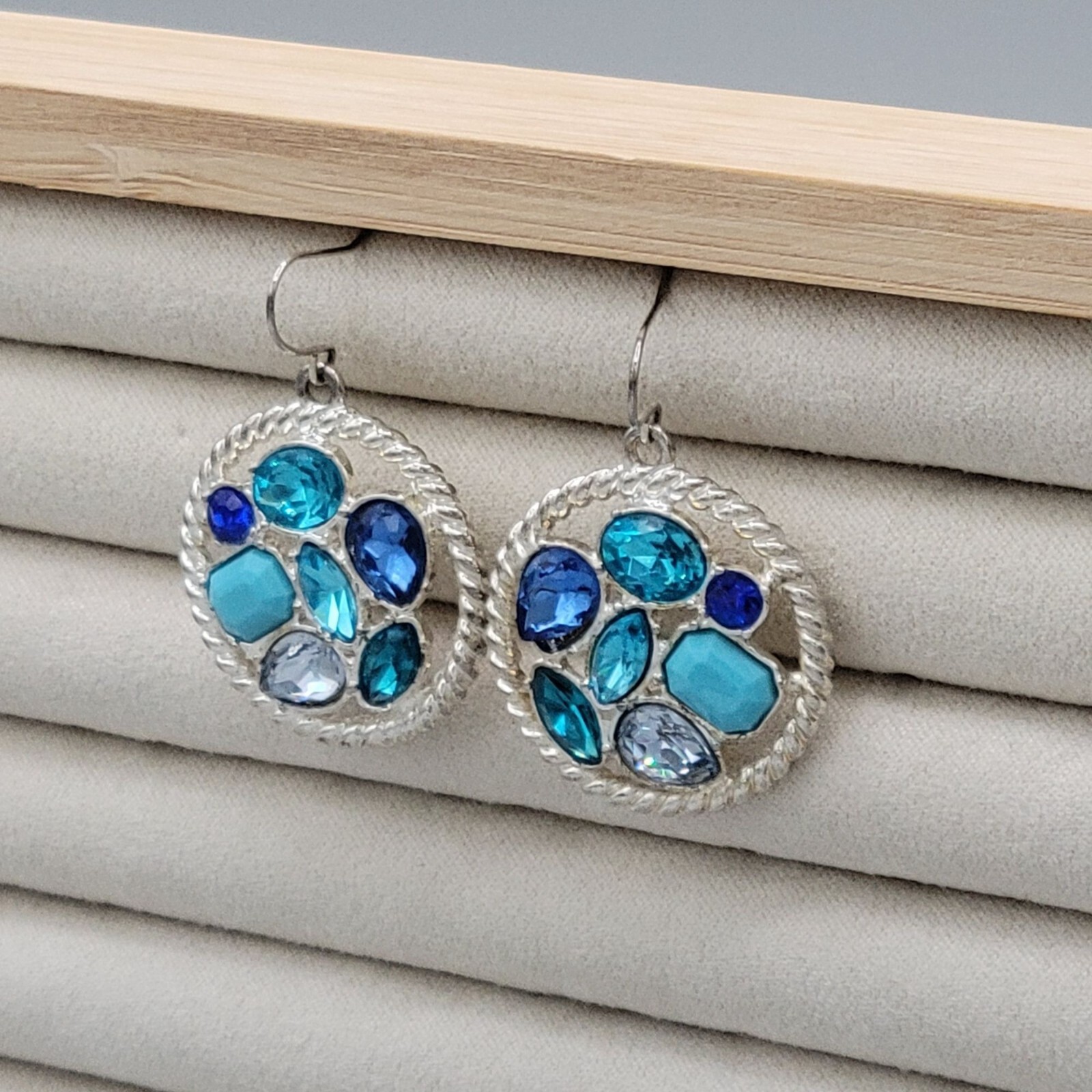 Womens Silver Tone Round Earrings With Blue White Beads Fish Hooks 1 in Diameter