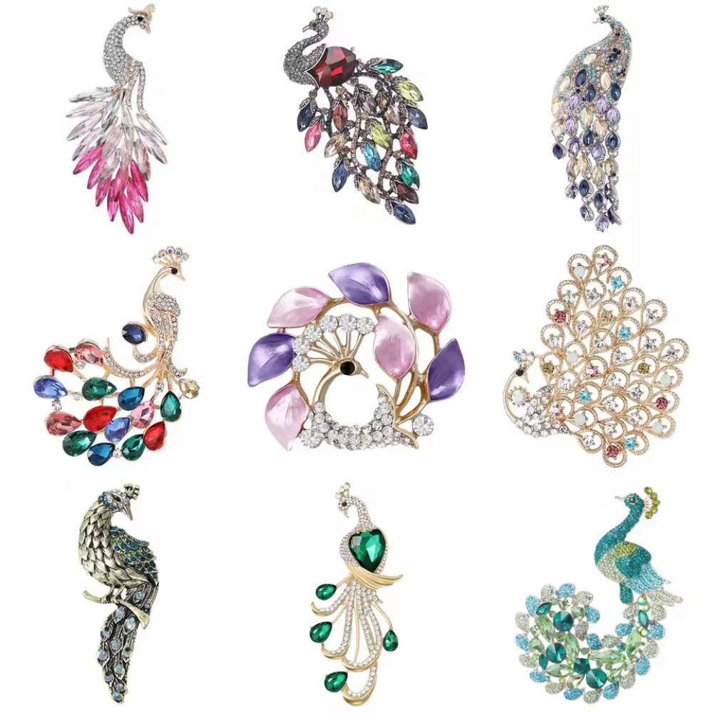Green Crystal Peacock Brooch Pin Gold Tone Rhinestone Bird Statement JewelryGift